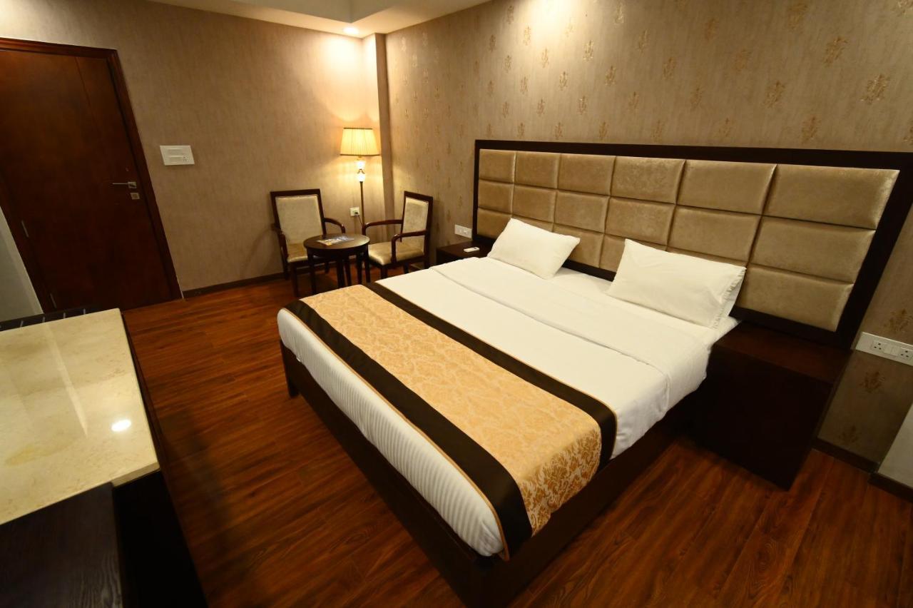Faith Cricket Club & Resort Bhopal Exterior photo